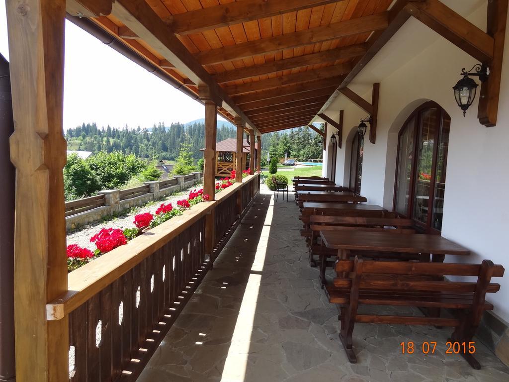 Alpenhof Pansion Hotel Slavske Ngoại thất bức ảnh