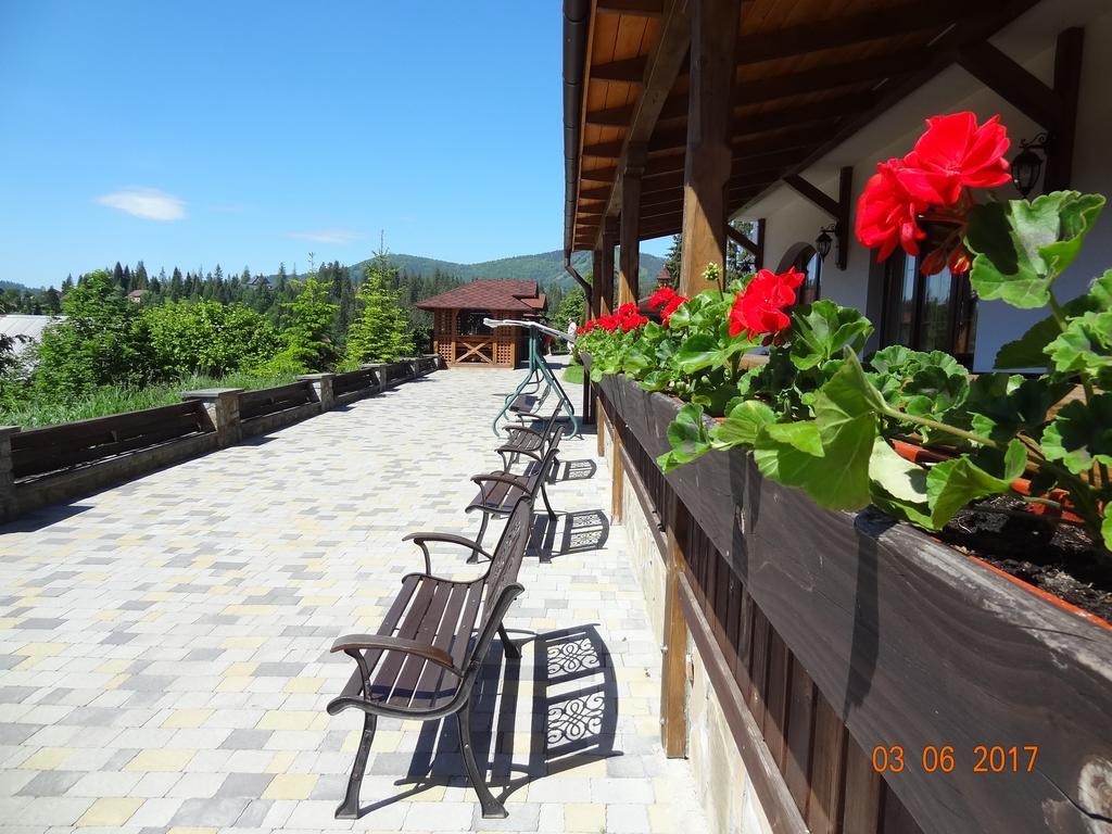 Alpenhof Pansion Hotel Slavske Ngoại thất bức ảnh